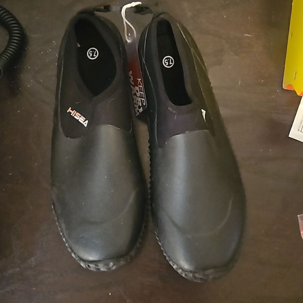 HISEA UNISEX SLIP ON Garden shoes  low rubber 7.5